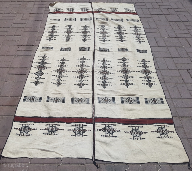 Morrocan or Mali Kilim with good condition amd design,all natural colors,extra fine weave.Size 8'5"*4'5".E.mail for more info and pics.              