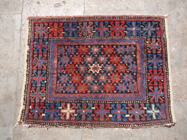 Caucasian ? S. Persian ? Bagface with natural colors and beautiful unusual star desigen.good condition without any repair.E.mail for more info.            