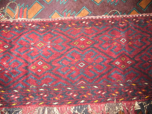 Erasri Trapping with Ekat desigen,beautiful colours,nice desigen,excellent condition,full soft lustorious pile.Size 5'5"*1'4".E.mail for more info.                  