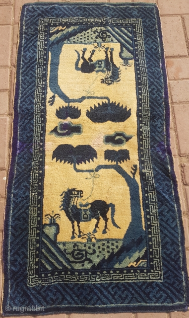 Beautiful Chinese Rug with horses,good age and colors.Cleaned and ready to use.Size 3'9"*1'10".E.mail for more info and pics.               