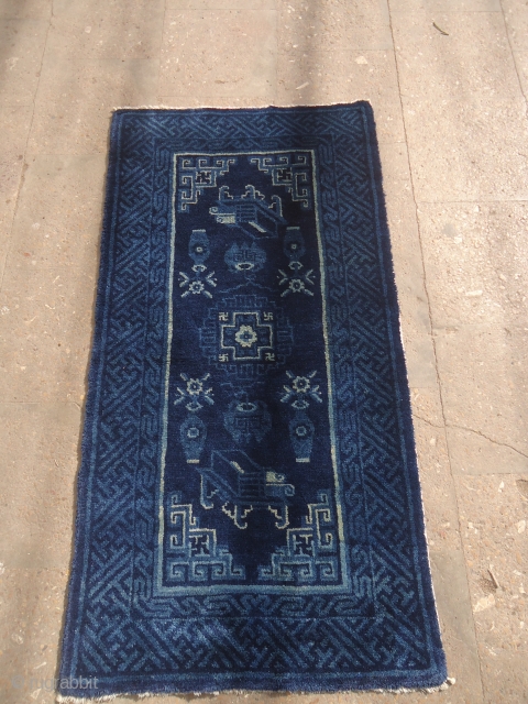 Beautiful Chinese Rug with excellent condition and beautiful colors and design,all original and soft shiny wool,E.mail for more info and pics.            