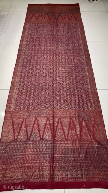 Woman’s Shoulder Cloth
Supplementary weft-weaving, weft-ikat silk, gold wrapped thread.
Palembang Province, South Sumatra, Indonesia
silk.
Circa: late 19th c.                 