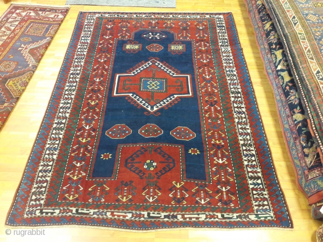 Greetings,
Kazak Rug with fantastic and hard to find size(5'-6" x 7'-4"). The rug is in a great Retail condition. Very little expert re-weave.          