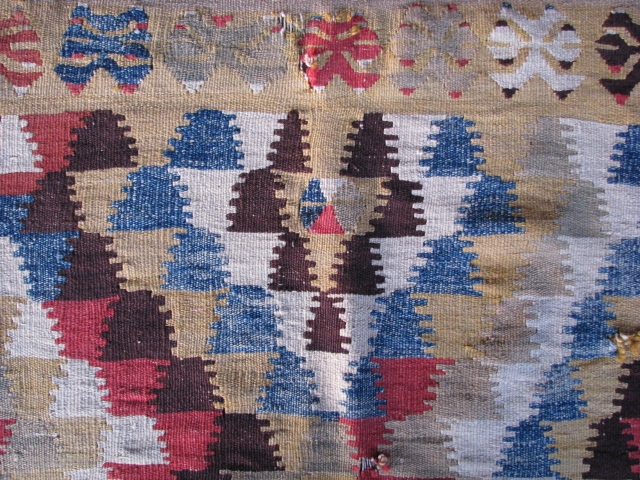 Central Anatolian Konya Kilim fragment, wool on wool, size : 159cm x 128cm,5.21ft x 4.19ft. To visit my other collections, https://www.etsy.com/your/shops/KILIMSE


            