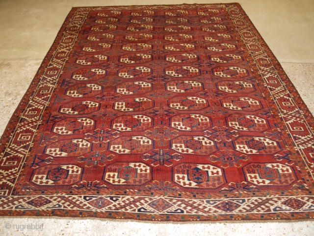 Antique Kizyl Ayak Ersari Turkmen main carpet with the ‘tauk nuska’ ’ gul design; each segment of the gul contains two double headed birds.

Circa 1870.

Size: 9ft 5in x 6ft 8in (286 x  ...