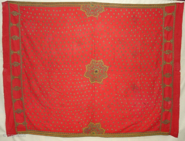 Abhochchini Woman’s Shawl From Sindh Area of Pakistan.Very rare and early wedding Shawl.Its Size is 148cm X 200cm.(DSC08689)
               