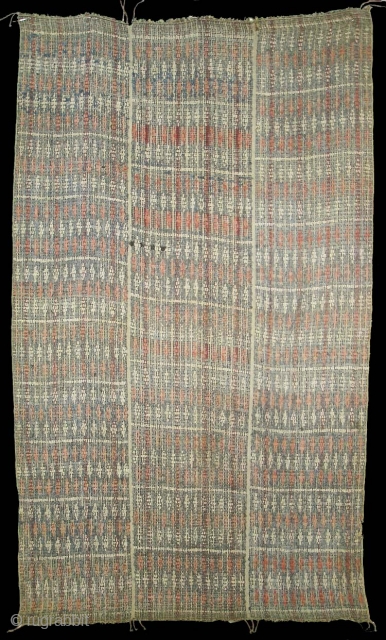 Hamp Naga Shawl(Cotton)From Nagaland, India.Its size is 105cm X170cm.Condition is worn,Because of Age(DSC08815 New).                   