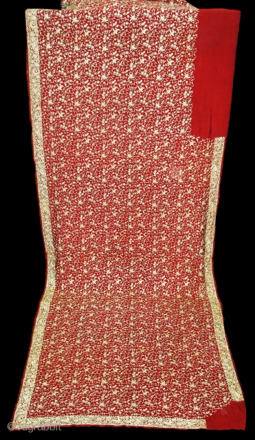 Chakla-Chakli no Garo,Parsi Gara Sari From Surat Gujarat India.This kind of Sari's were embroidered by Chinese artisans in the town of Surat in Gujarat for the Parsi women of that region.The Parsi's  ...