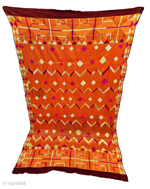 An Unique lehariya Wave Design , Bagh-Phulkari From East (Punjab) India. Floss Silk on Hand Spun Cotton khaddar Cloth.

Late 19th Century.

Its size is 138cmX225cm (20250425_160950).        
