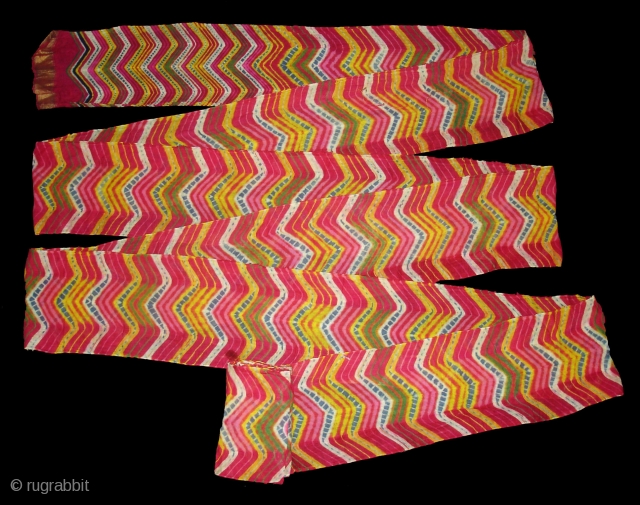 Multi-Colour,Lahariya Tie and Dye Mothara Turban From Sekhawati District of Rajasthan. India.Its size is near by 15 to 18 miters(DSC06334 New).            