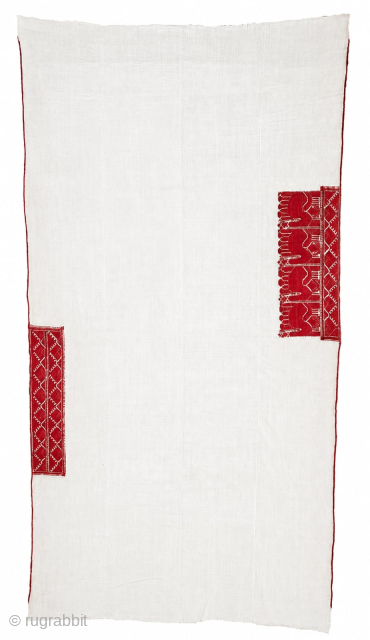 Exceptional Thirma Bagh Phulkari – East (Pakistan) Undivided Punjab India.

An exceptionally rare and elegant Thirma Bagh Phulkari from the Punjab region, handwoven on a fine ivory-white khaddar ground and meticulously embroidered with  ...