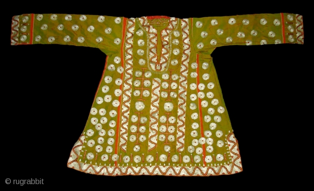 Ceremonial Chamba Costume,From Himachal Pradesh India.Silk ground with flow silk embroidery.Its size is L-74,W-60cm.Condition is good(DSC09911 New).                