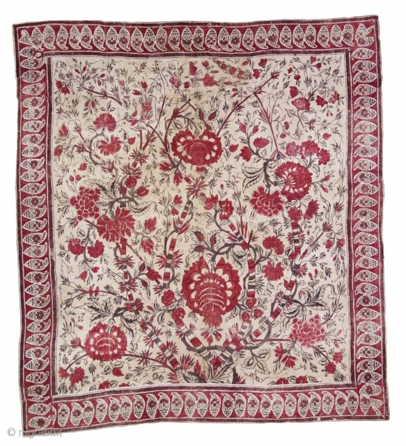 Palampore  Chintz Kalamkari , Hand-Drawn Mordant-And Resist-Dyed Cotton,From Coromandel Coast South India.  India. 

 C.1730 -1760.

Exported to the South-East-Asian Markets

Its size is 104cmX115cm(DSC09125).        