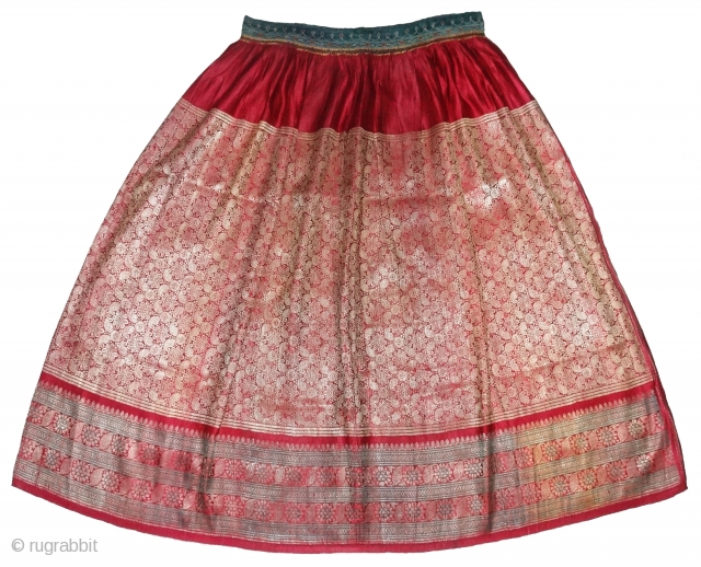 Khinkhab Ghaghra(Skirt),Real Zari Gold threads weaving on the silk,From Jamnagar,Gujarat, India. C.1900.The word Khinkhab, derived from the Persia,Mean's woven flower.Its size is Long-82cm,Round-210cm. Good Condition(DSC07061).        