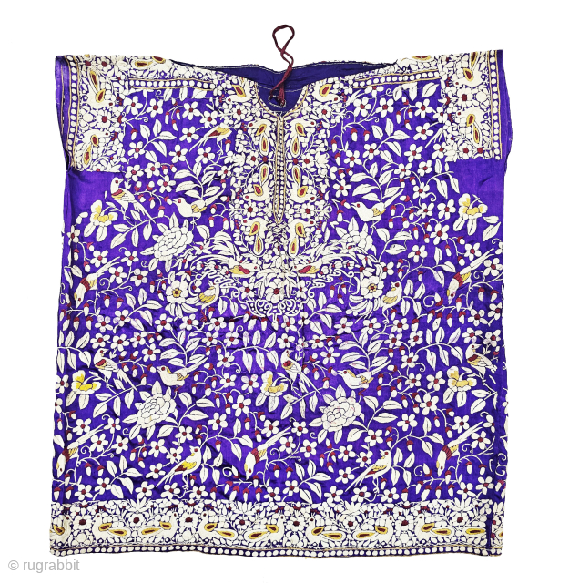 Chakli-Chakla no Jhablo or Jhablo (Blouse)
of Parsi Community From Surat Gujarat India.

This kind of Jhabla was embroidered by Chinese artisans in the town of Surat in Gujarat for the Parsi women of  ...