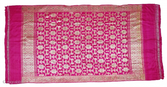 Dupatta handwoven fuchsia silk with zari (Real Silver) from Varanasi, Uttar Pradesh , India. c.1900. Good condition. Its size 112cmX222cm(DSC03797 New).
            