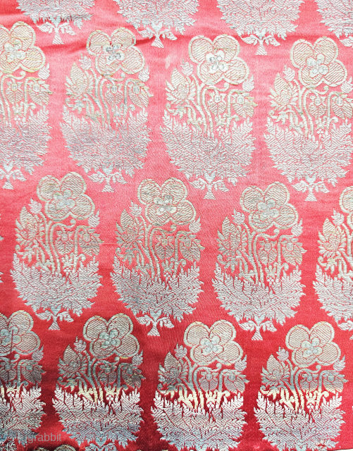 An Rare Floral Design Ganga-Jamuna (Real Gold And Silver ) Zari Brocade Fragment.

From Jamnagar Gujarat india.

C.1875-1900

It's size is 47cm X 49cm (20250917_170835).           