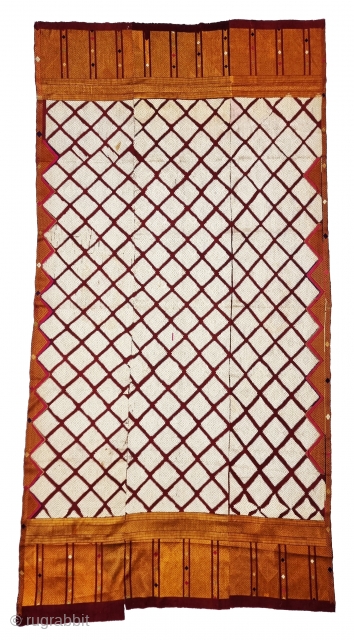 Chand Bagh , Phulkari From West(Pakistan) Punjab. India. India. untwisted Floss silk on hand spun (Halwan) cotton ground cloth.

Early 19th Century.

Its size is 135cmX267cm (20231024_115927).        