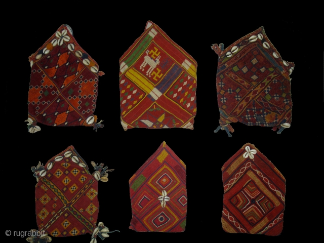 Banjara Bujkies(Small Bags)from the Banjara peoples in India.6 Pieces lot.Very rare design Banjara Bujkies.
                   