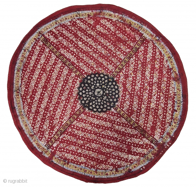 Block-Print table cloth round(Cotton), Probably From Sidhpur Patan, Gujarat Region of western India. India.C.1900.Its size is 90cmX90cm(DSC06295).
                