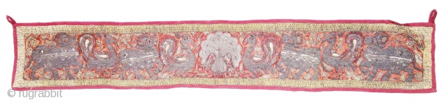 Pichwai Toran for the Gopashtami with Cow's and Peacock, Zardozi Embroidery on the Silk with Real Zari Thread (Real Silver) From Gujarat India. Late 19th Century. Its size 12cm x 72cm(DSC08596).


  