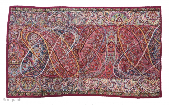 An Unique And Rare Kalamkar Kani Jamawar Fragment Showing the Ten different variations of color combination From Kashmir, India. India.

C.1835-1850

Its size is 32cmX54cm (20230925_154310).         
