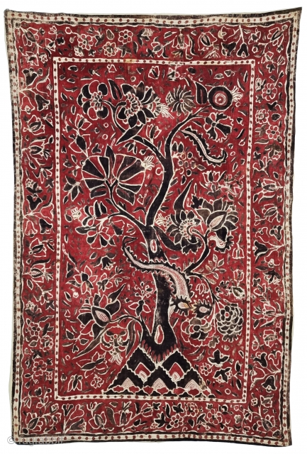 Palampore Chintz Kalamkari Hand-Drawn Mordant- And Resist-Dyed Cotton, From Coromandel Coast South India. India. 

C.1725-1750. 

Exported to the South-East Asian Market. 

Its size is 102cmX152cm(20221218_145830).        