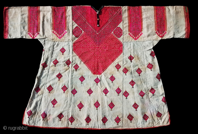 Woman's Embroidered Kurta(Shirt),From Swat Valley of Pakistan.The Natural cotton field with Floss-Silk embroidery(DSC0092556 New).                   