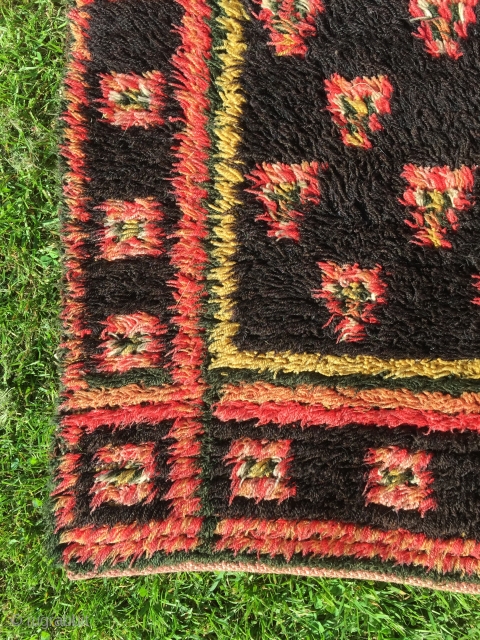 Antique Finnish ryijy rug, 184x148 made 1820-1835, very good colors and condition but also a couple of holes.               