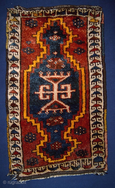 From Sonny Berntssons collection:
No 131 Marash kurd yastik 47x80 cm
Warp: Goat hair. Beginning 29th cent.
More info if you ask.
NOTE: E-mails are not always delivered to me due to a RR problem.
Please send  ...