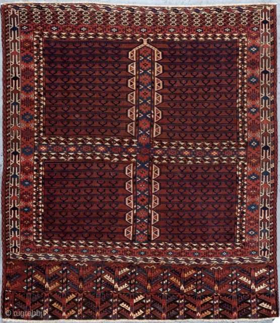 Yomud ensi, West Turkestan, Central Asia, 19th c.(161 cm. x 143 cm.) Est. 3.800 / 4.800 €
The third Leclere specialist sale dedicated to rugs and weavings will take place on 18 June  ...