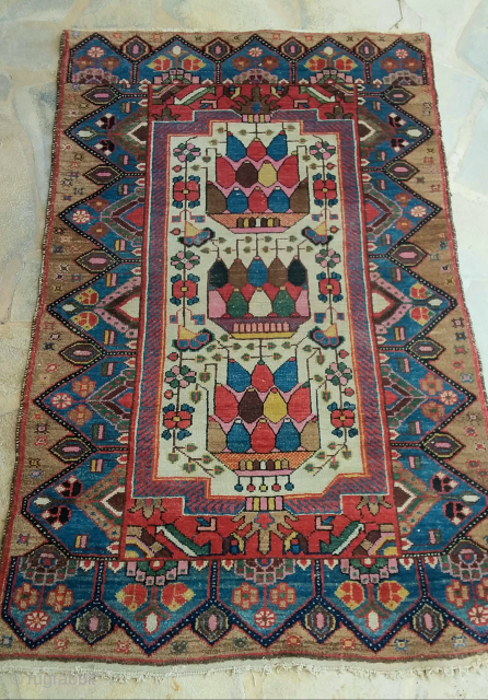 Funny Baktiar, good condition
Contact via WhatsApp : +33 (0) 614362146                       