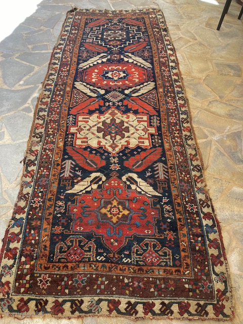 Runner kurde circa 1850. 285 x 108 good pile
Contact via WhatsApp : +33 (0) 614362146