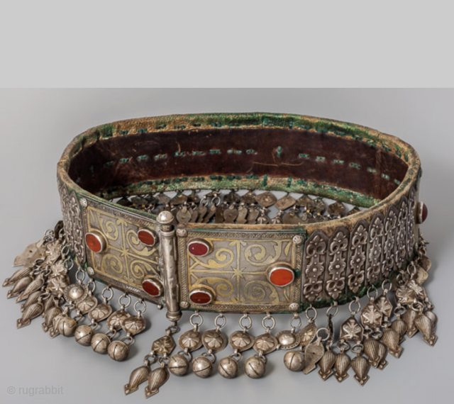   Antique turkoman belt on original leather with gilt silver and carnelian. 
info@singkiang.com for more info and price              