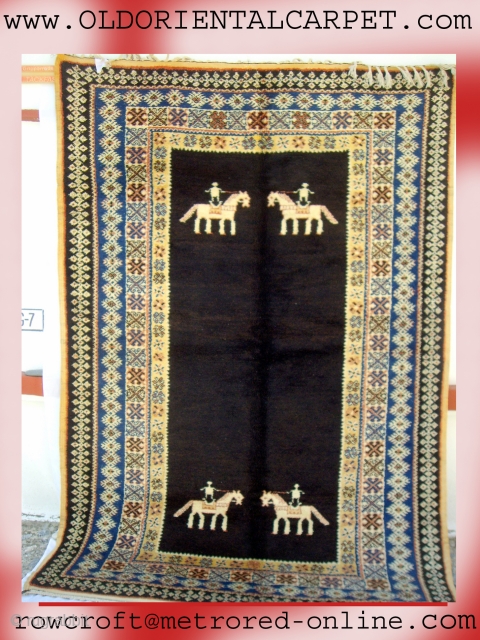 http://oldorientalcarpet.com/Morocco_Tuareg_Artifacts_Old_Carpets_Lloyd_Rowcroft.html                                
