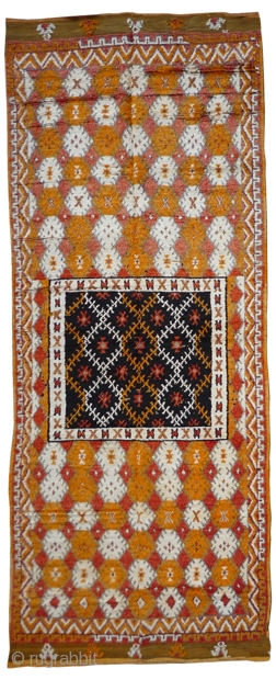  MOROCCAN HIGH ATLAS BERBER CARPET. This dates from the first half of the 20th century and is from the region of Djebel Siroua, which lies between the High and Anti Atlas  ...