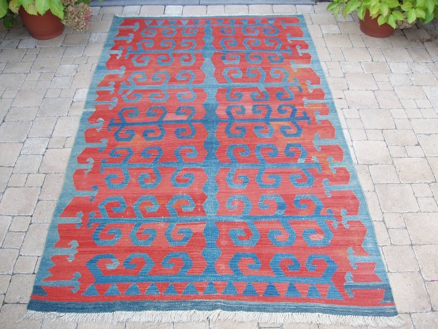 Old Yuncu kilim in very good condition.
260x155 cm                         