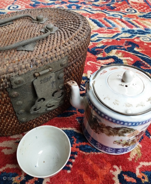 Old (antique?) Chinese single cup picnic tea set with carrying basket, tea pot with landscape decoration and inscriptions, no marks, complete, genuine. Age: unknown. Condition: as found, needs cleaning. Price: cheap. Good  ...