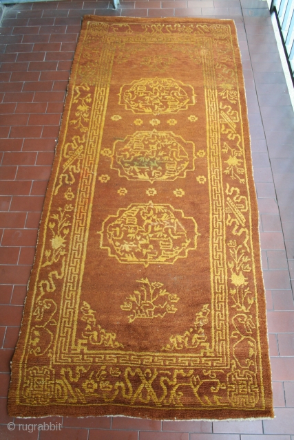 Tibetan short monastic runner, circa 194 x 81 centimeters, clerical colors, strong abrash at one end, excellent condition, no repairs, not even cleaned, good price: 2,100 euro plus shipping.    