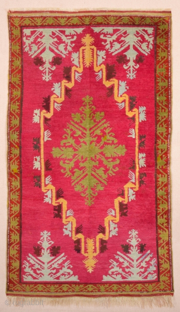 Central Anatolian Kirsehir Rug circa 1870 size 97 x 167 cm                      