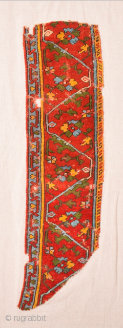 17th Century Ushak Fragment Size 30 x 108 cm                        