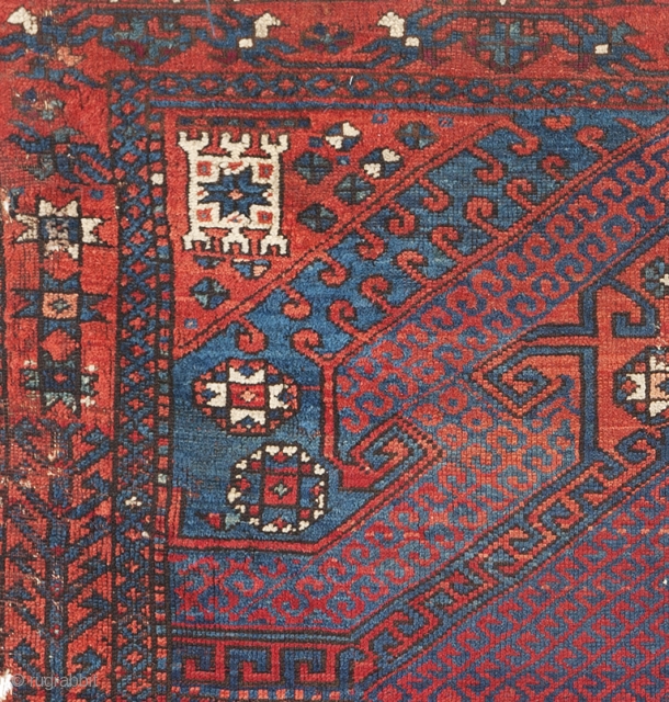 Circa 1800s Anatolian Bergama Probably Yüncü Area Unusual Rug.It's in Good Condition And Has Good Pile Need Some Small Work or Keep As It Is.Size 128 x 131 Cm    