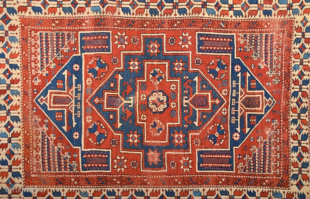 Early 19th Century Anatolian Bergama Rug.It's in Good Condition and Early Type one.Size 145 x 205 Cm                