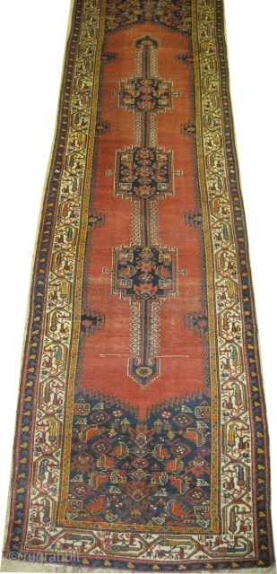 

	

Malaier Persian, knotted circa in 1910 antique, 411 x 109 (cm) 13' 6" x 3' 7" 
 carpet ID: K-4681
The black knots are oxidized, the warp and the weft threads are mixed  ...