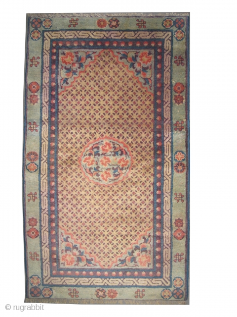 
Chinese rug antique. Collector's item. Size: 122 x 72 (cm) 4'  x 2' 4"  carpet ID: K-2295
Thick pile, good condition, the surrounded large border is pistachio green, the background color  ...