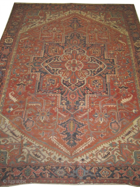 Serapi Heriz circa 1910 antique. Size: 240 x 330 cm, 10'2" x 8'6" feet.  carpet ID: RO-2
Good condition and in its original shape.         