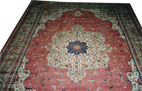 

Sivaz Anatolian, knotted circa 1915 antique, 340 x 494 cm, ID: P-4370
Vegetable dyes, the black knots are oxidized, the knots are hand spun lamb wool, high pile, in good condition, the center  ...