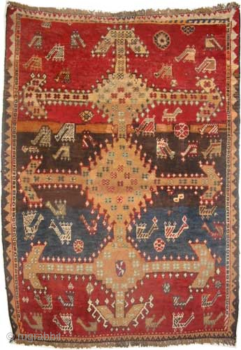 

Gabbeh Louri Persian, antique, collectors item.157 x 115 cm, ID: T-702
High pile, the warp and the weft threads are mixed with wool and goat hair, the black knots are oxidized, the knots  ...