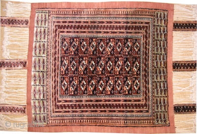 Baby's cradle Tekke Turkmen 100% silk, old, collector's item. Size: 88 x 79 (cm) 2' 11" x 2' 7"  carpet ID: K-1103
The warp, the weft and the knots are hand spun  ...