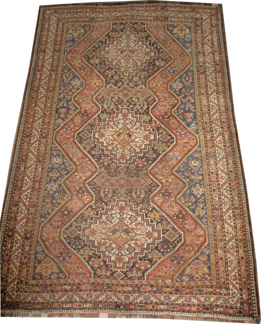 
Shiraz Persian, knotted circa 1900, antique, collectors item, 160 x 245 cm, ID: K-5095
Vegetable dyes, the background and the black knots are oxidized. The knots, the warp and the weft threads are  ...